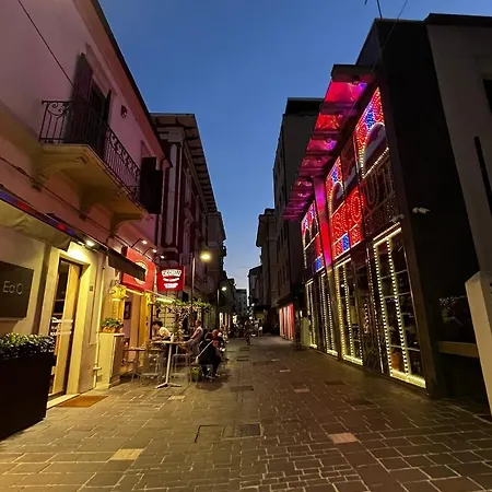 Semesterbostad Central 81