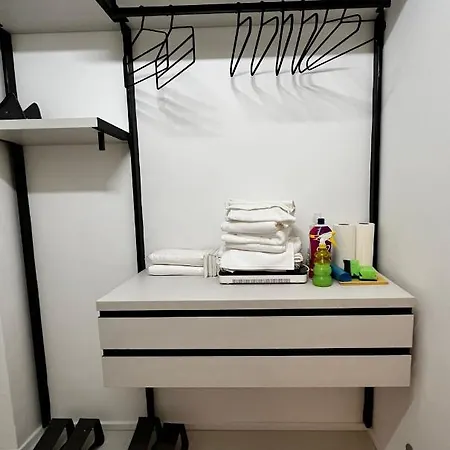 Central 81 Semesterbostad *